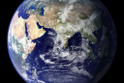 Greenpeace Lobby Starmer to Choose Earth over Trump