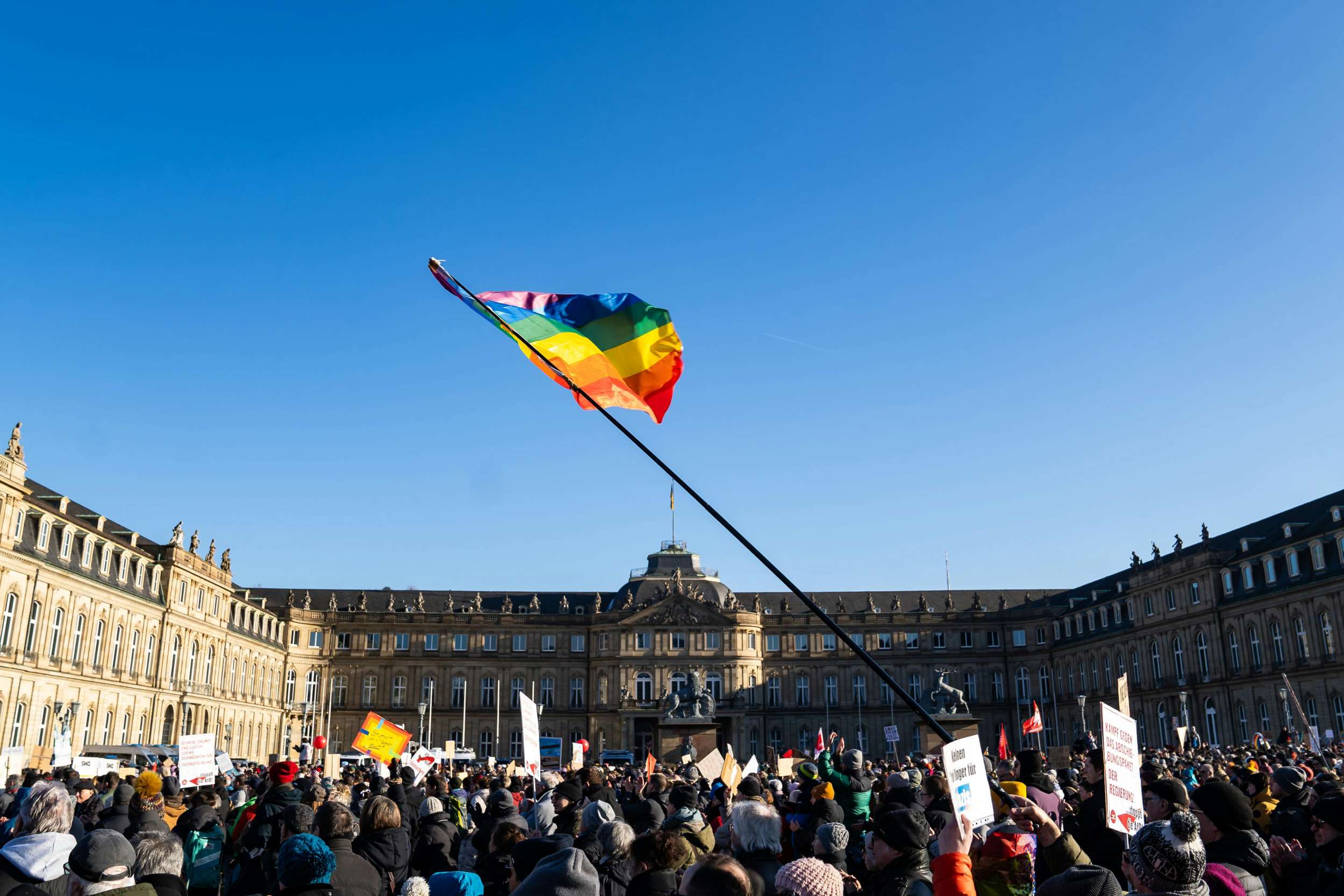 Anti-Fascist Coalition Movement March Attracts Hundreds of Thousands