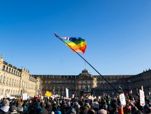 Anti-Fascist Coalition Movement March Attracts Hundreds of Thousands