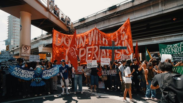 Eight Million Americans including LGBTs, on streets against the Trumpist Government