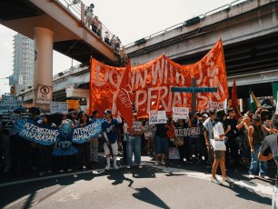 Eight Million Americans including LGBTs, on streets against the Trumpist Government