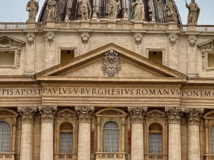 More US Right Wing Madness: Trying to Threaten the Pope! 