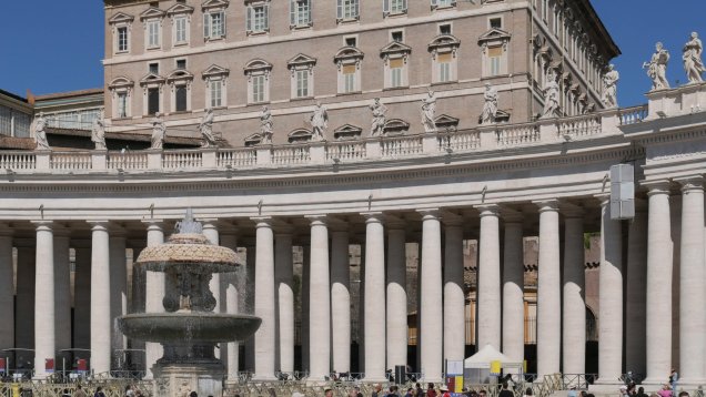 Pope Is "Not Afraid" of US Right Wingers 