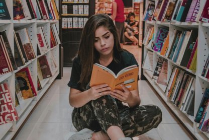 LGBT+ Bookseller Gives Discount for Year End