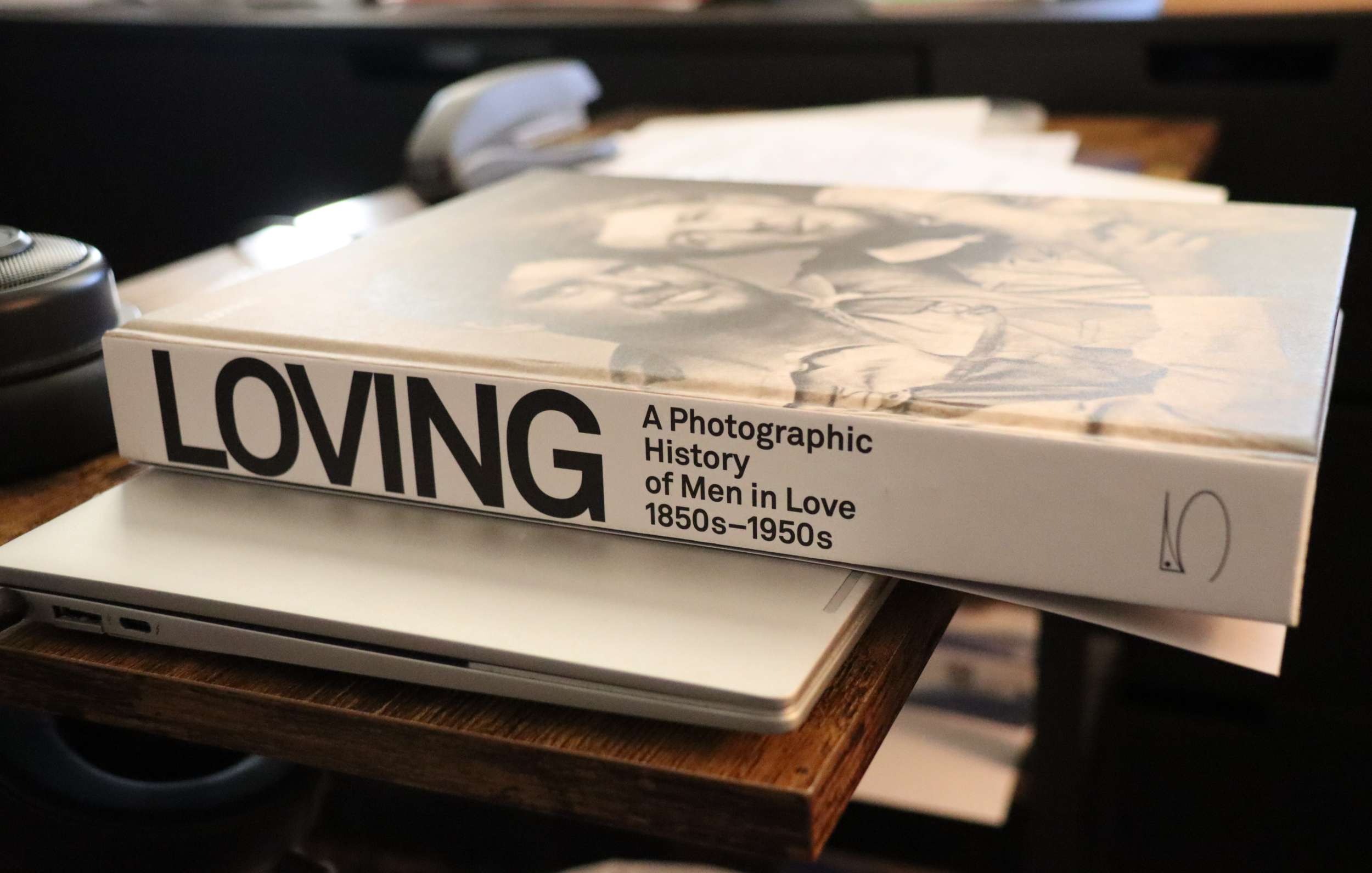 Exhibition Showcases Historic Photographs of Men in Love