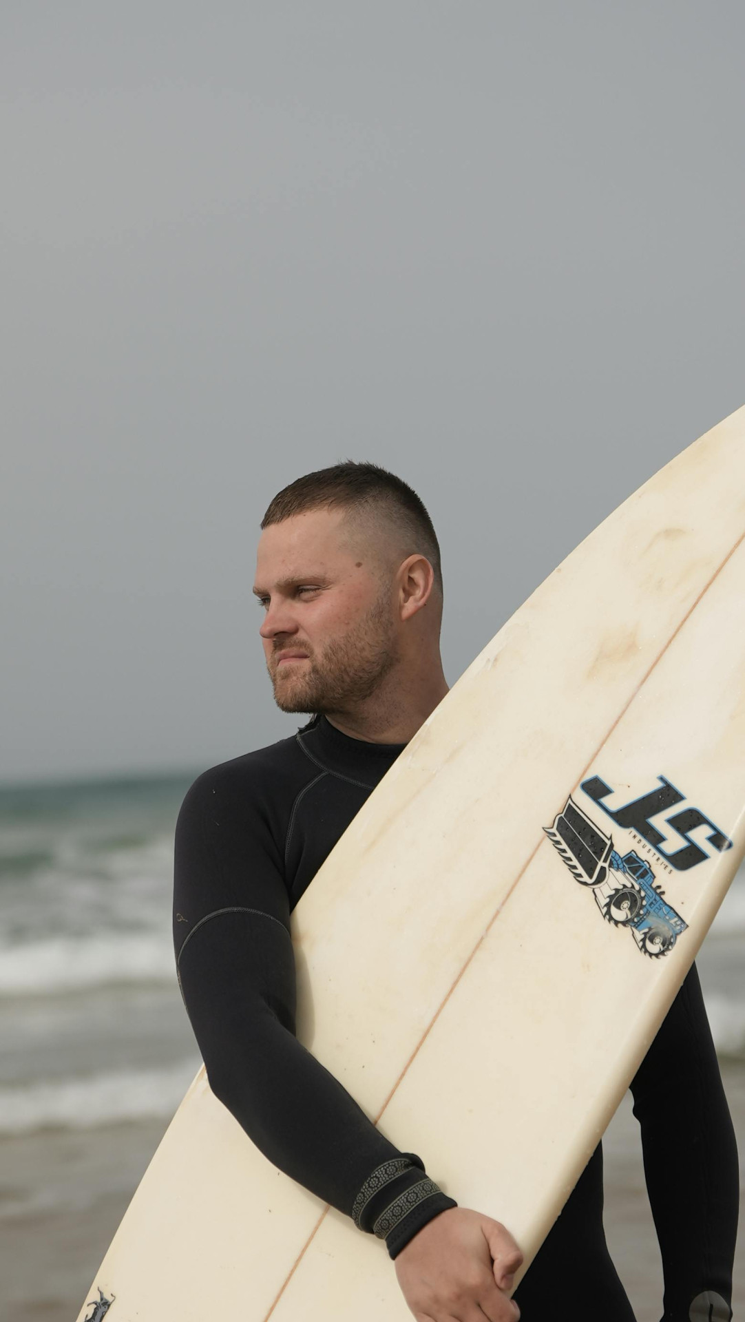 Wetsuit Fans can Run for Water Cleanliness